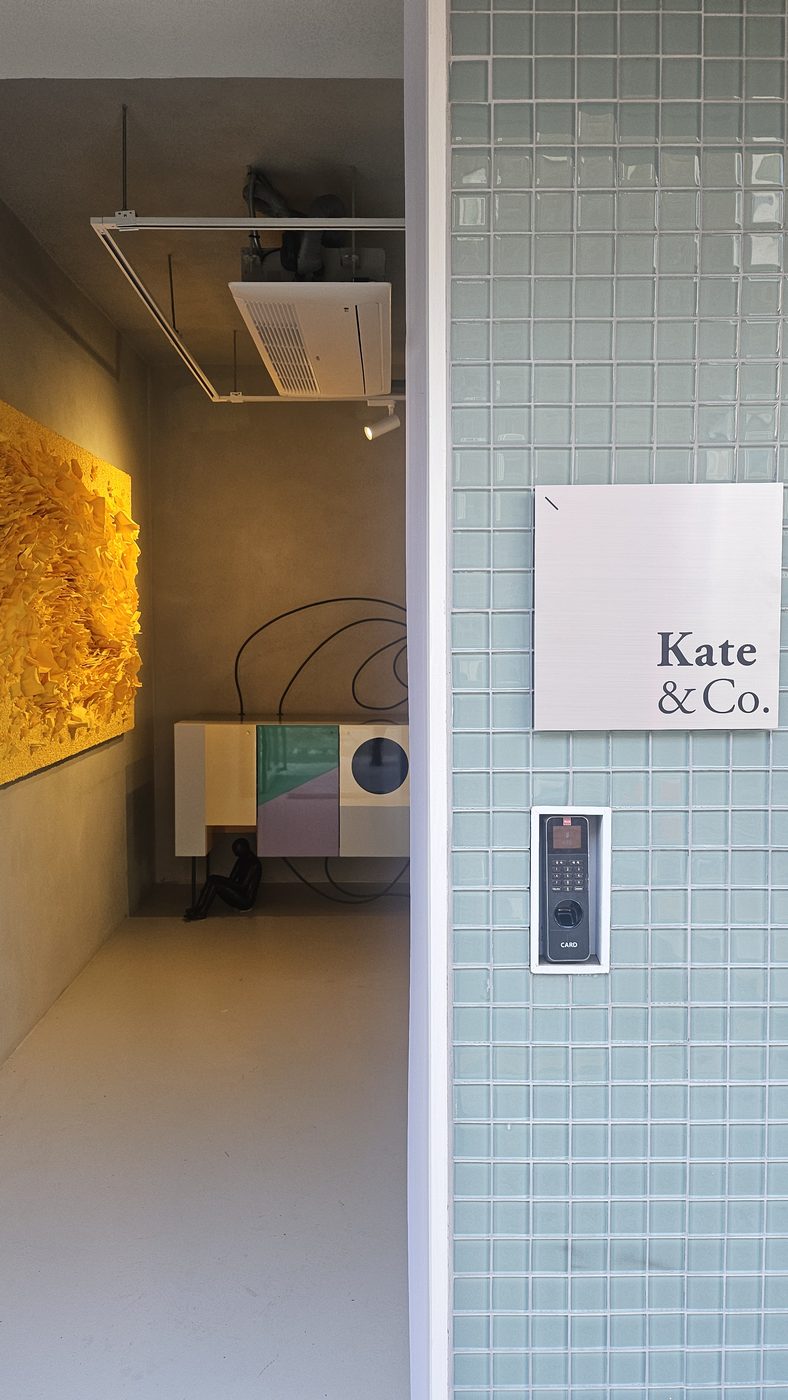 Kate & Co. 입구